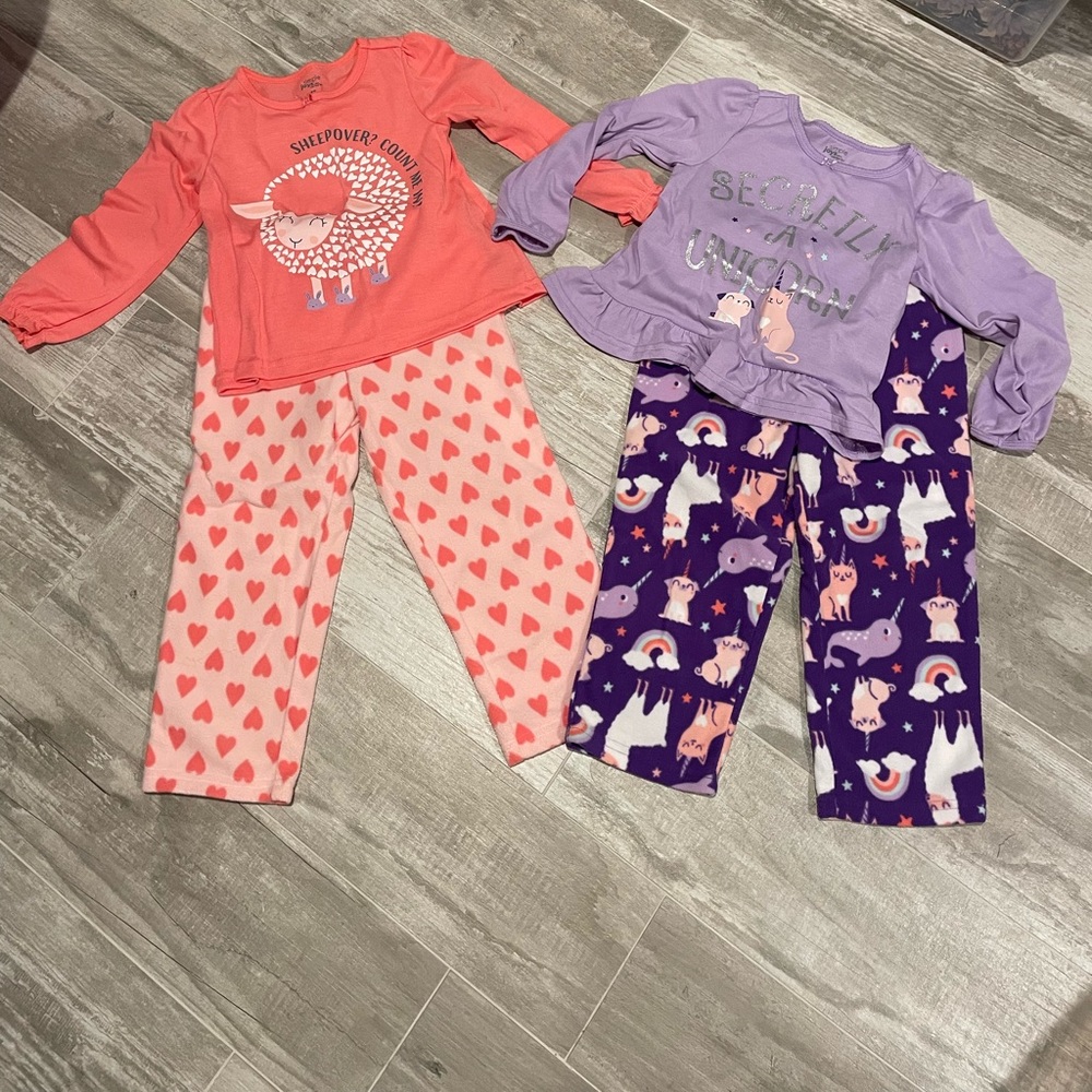 Bundle of 2- carters sleepwear sets w fleece pants- size 4T